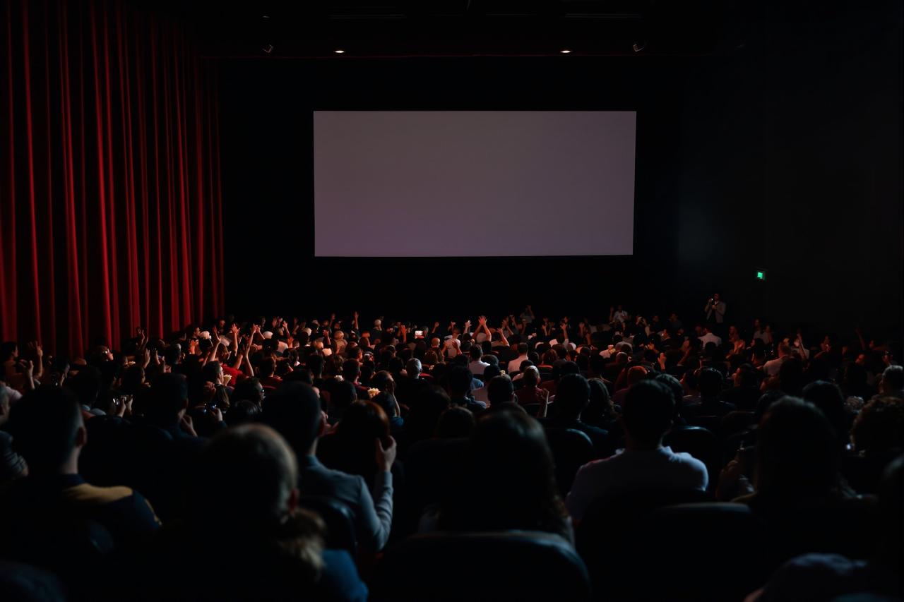 吃瓜91网在线关注:某喜剧演员跨界执导电影,处女作口碑爆棚